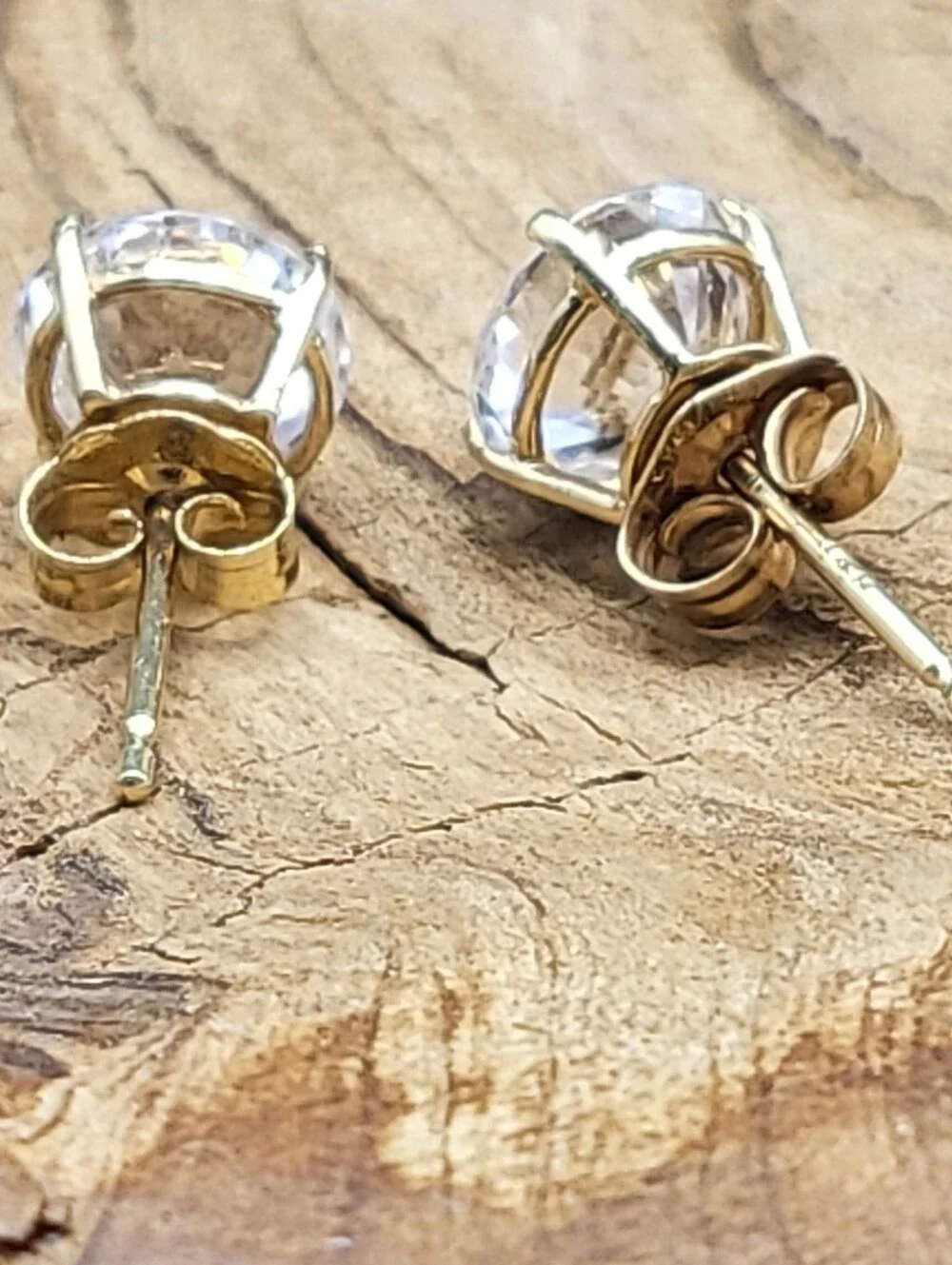 14K Gold Classic Stud Earrings w/ Round Brilliant CZ Crystal Vintage Timeless